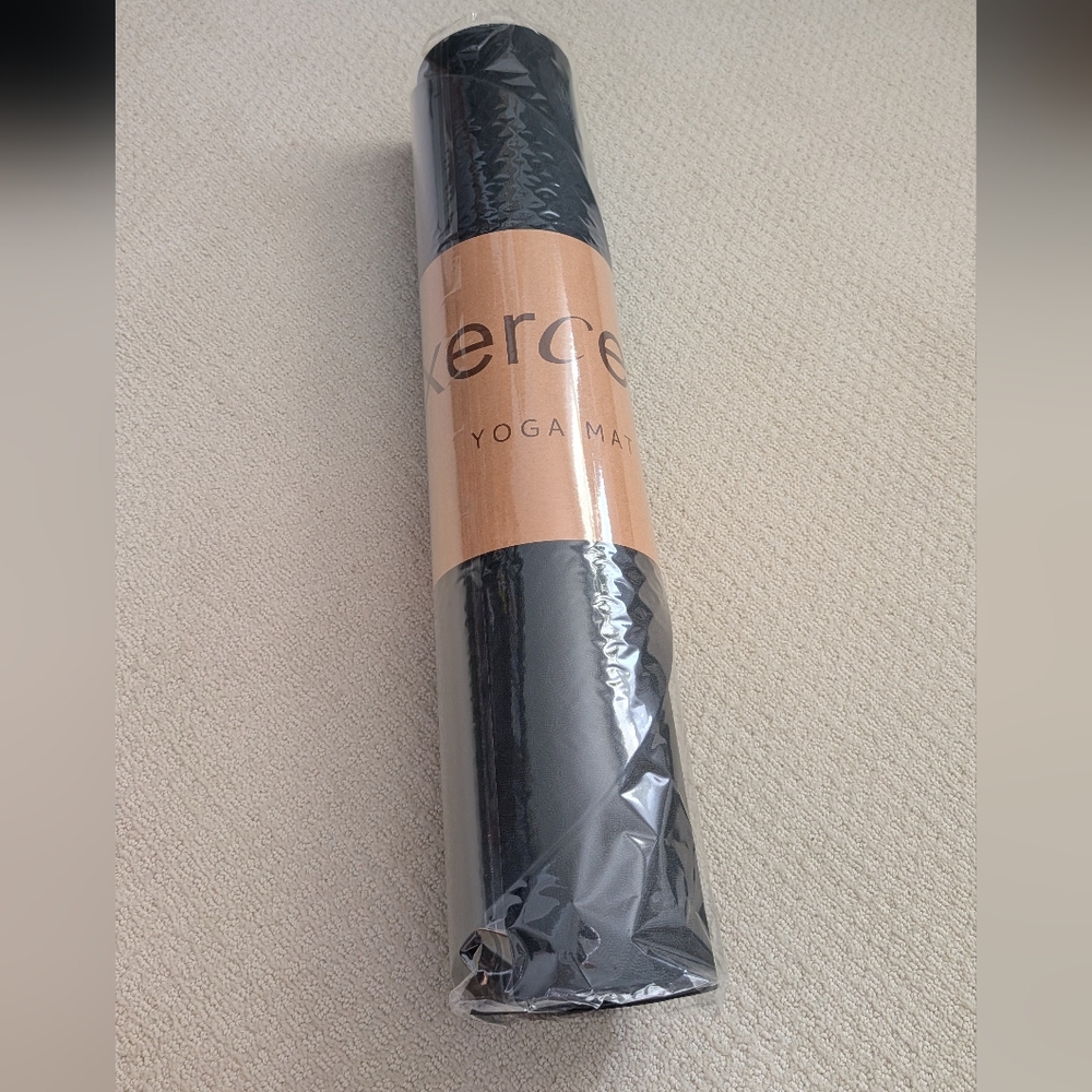 NEW EXERCERE Black Yoga Mat